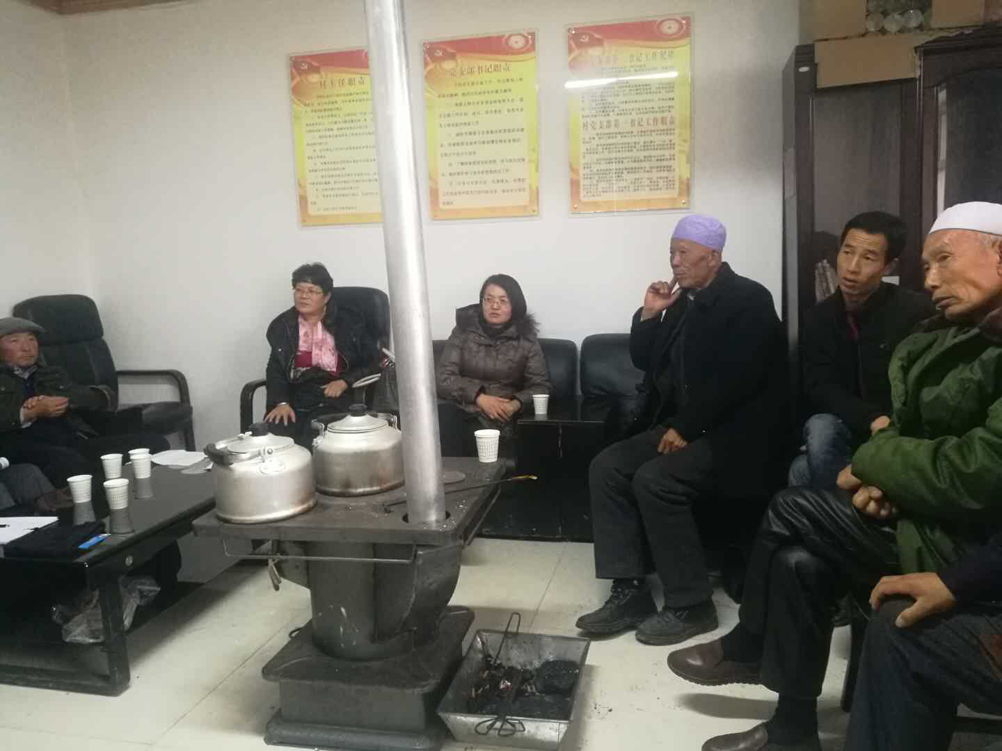12月13日,原州区委常委,官厅镇党委书记刘杏萍,官厅镇镇长李果仁检查
