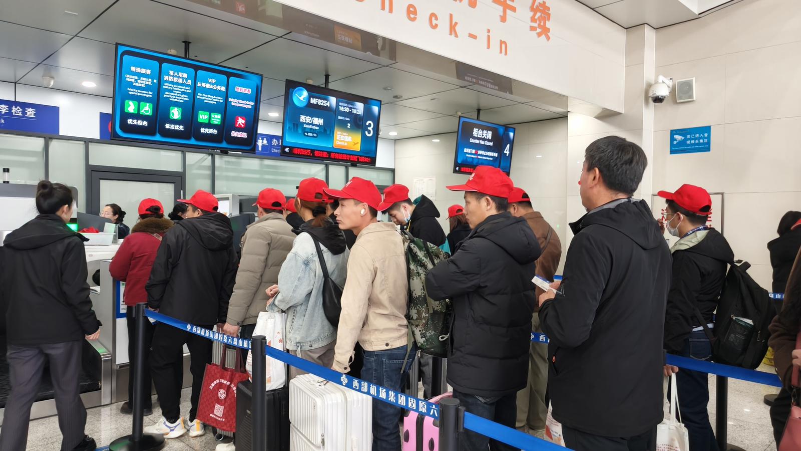 宁夏（固原）2026年“春暖农民工”服务行动启动 974名务工人员乘包机包车开启“薪”生活